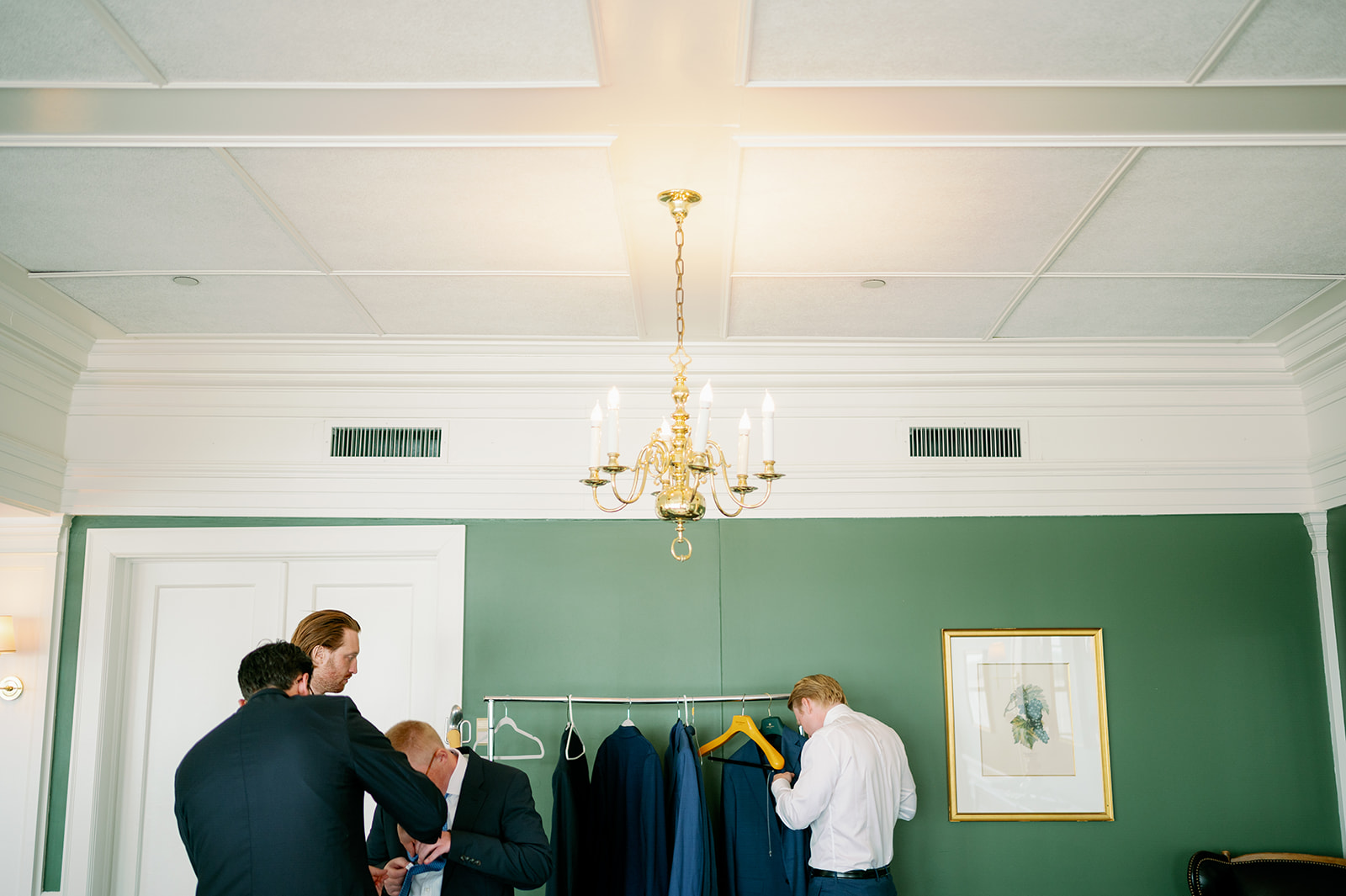 Todd and the guys getting ready in the groom's room at Minikahda Club.