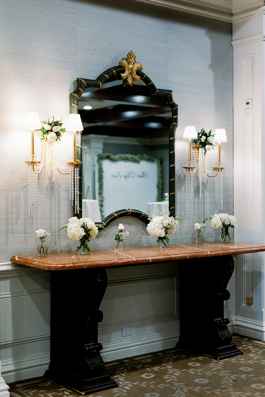 Pine Hollow Country Club floral wedding decor. 